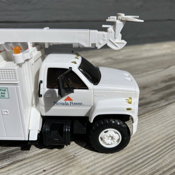 11" DG PRODUCTIONS -1996-2-1 Nevada Power Pole Setter Truck Auger Digger Truck - Picture 9 of 16